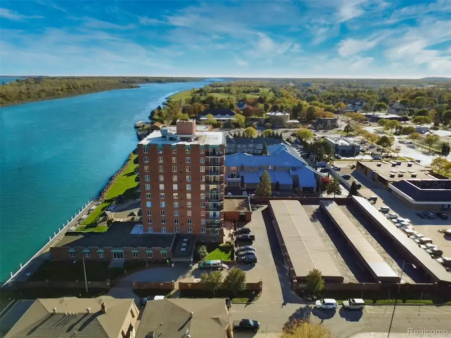 3301 Biddle AVE  # 2D, Wyandotte, MI 48192 - #3
