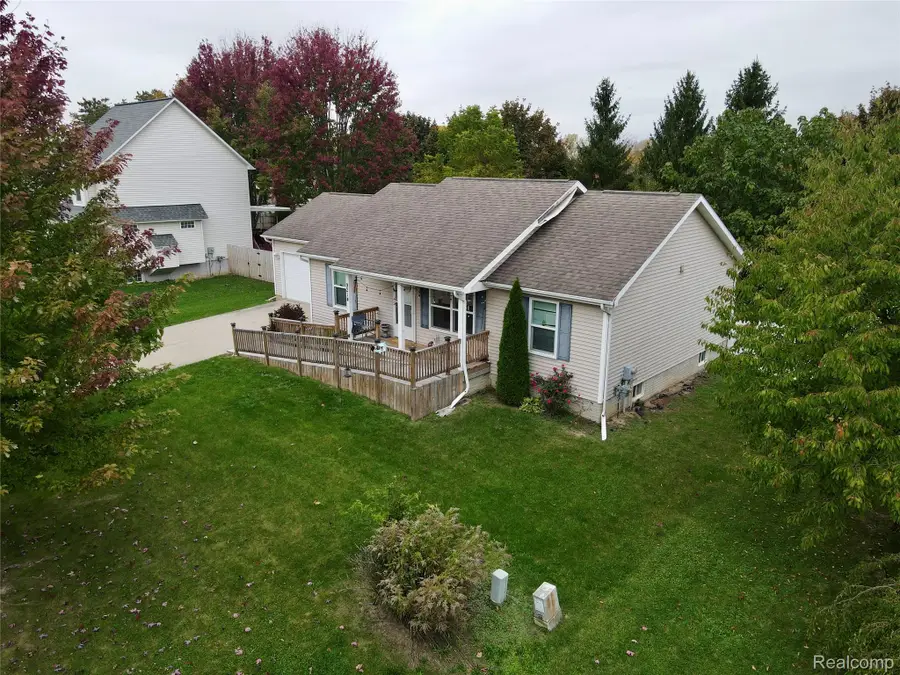 9214 Jill Marie LN, Swartz Creek, MI 48473 - #2