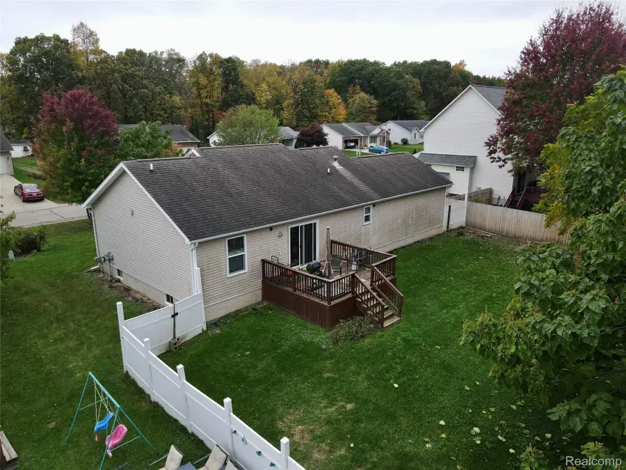 9214 Jill Marie LN, Swartz Creek, MI 48473 - #3