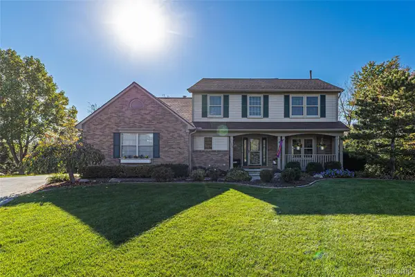 2328 Chestnut CIR, LakeOrion, MI 48360