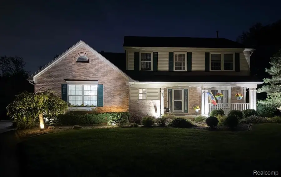 2328 Chestnut CIR, Orion, MI 48360 - #2