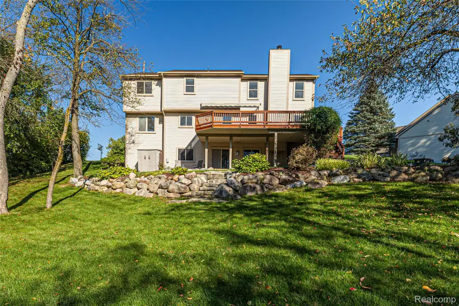 2328 Chestnut CIR, Orion, MI 48360 - #3