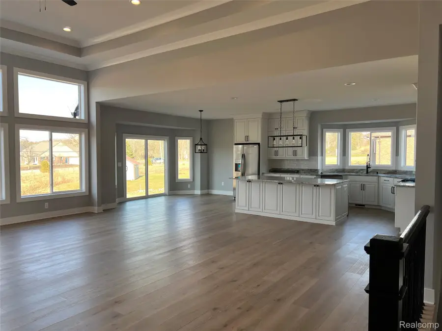 6853 John R RD, Troy, MI 48085 - #2