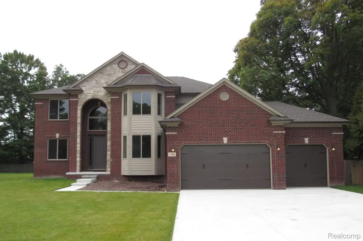 6831 John R RD, Troy, MI 48085 - #1