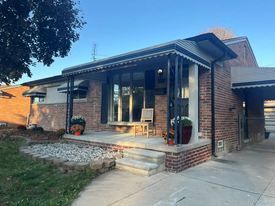 6510 Fairfield ST, Garden City, MI 48135 - #2
