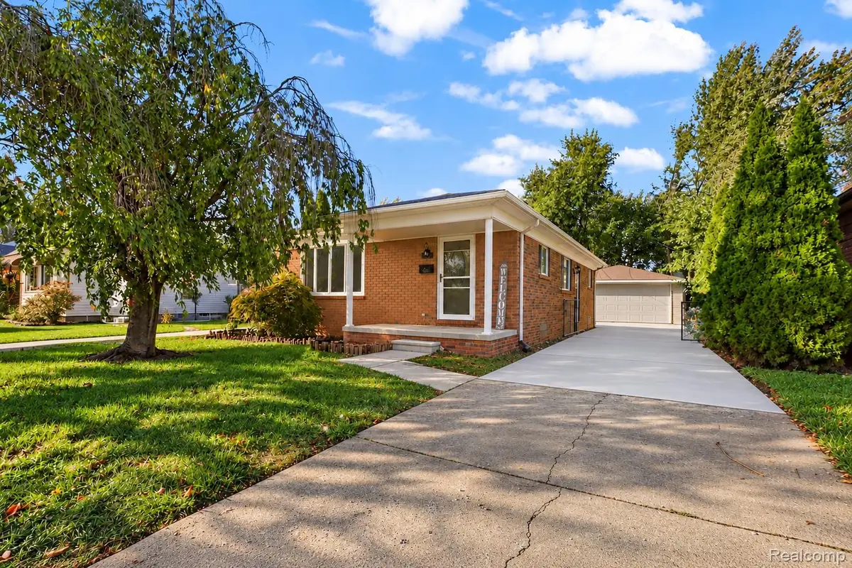 1420 Stewart AVE, Lincoln Park, MI 48146 - #1