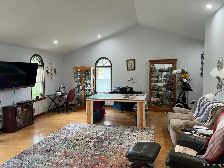 2090 Vandekarr RD, Owosso, MI 48867 - #2