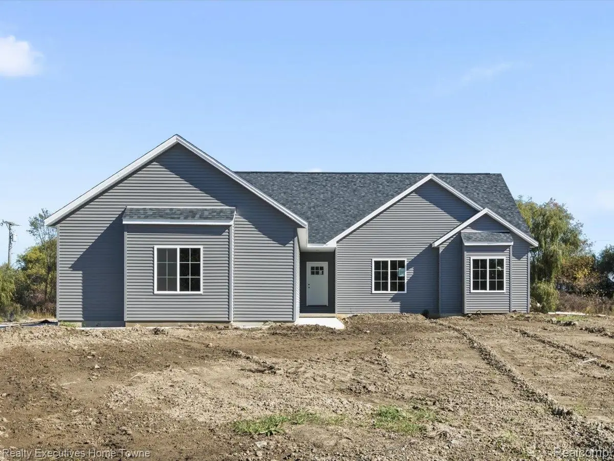 6527 McKinley RD, Cottrellville, MI 48039 - #1