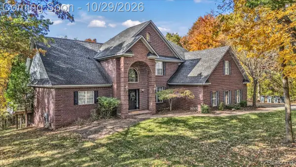 3903 Nutcracker CT, Oxford, MI 48370