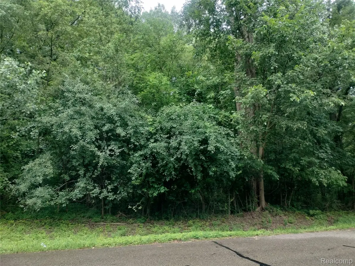 25888 Sierra DR, Novi, MI 48374 - #1