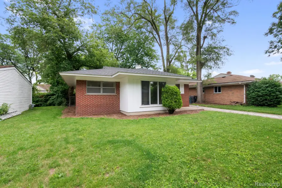 21920 Morton ST, Oak Park, MI 48237 - #2