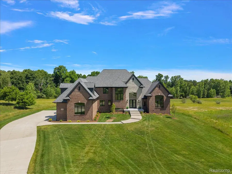 6301 Bridle PATH, Grand Blanc, MI 48439 - #2