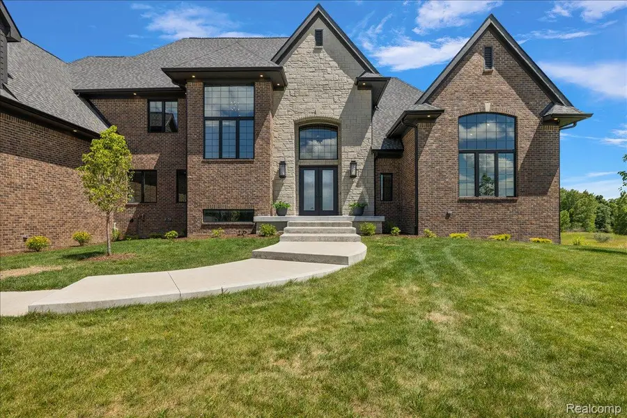 6301 Bridle PATH, Grand Blanc, MI 48439 - #3