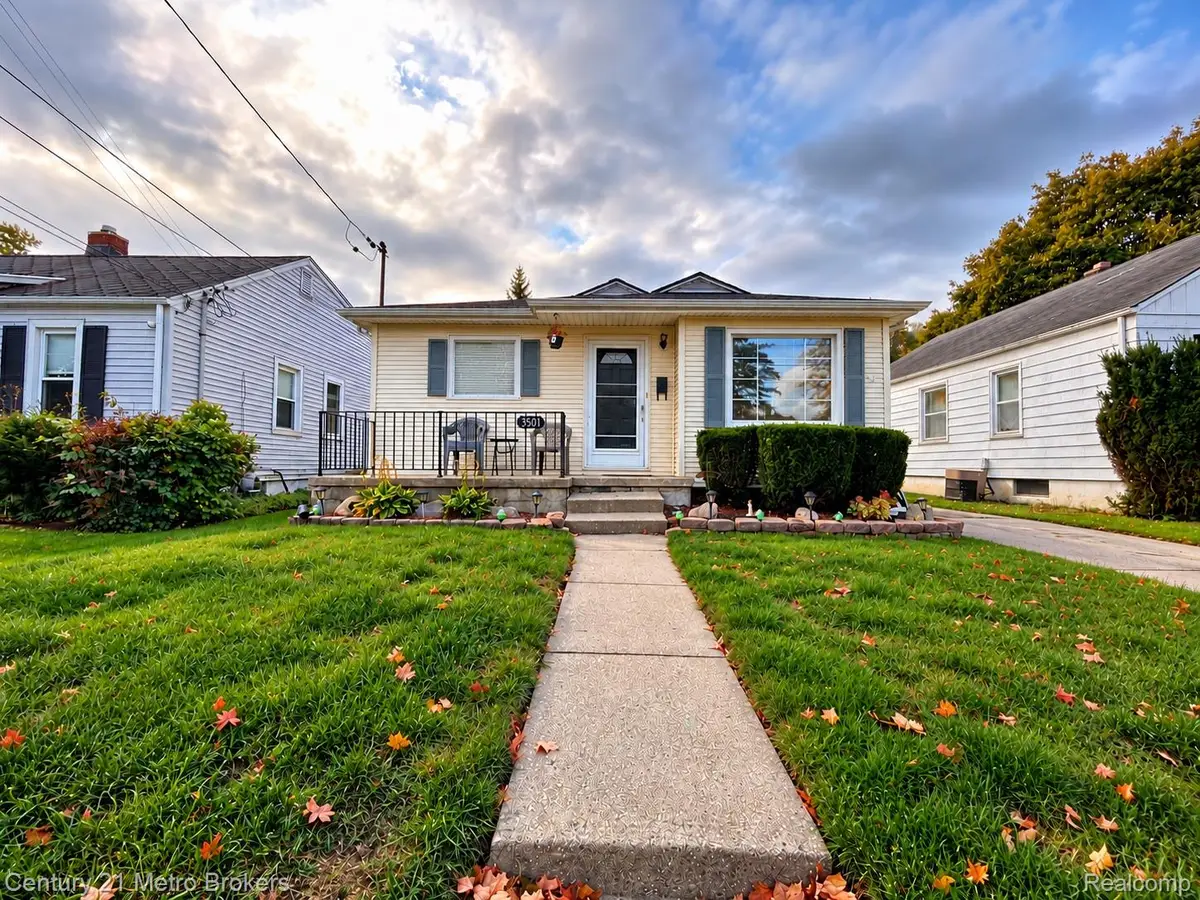 3501 Clairmont ST, Flint, MI 48503 - #1