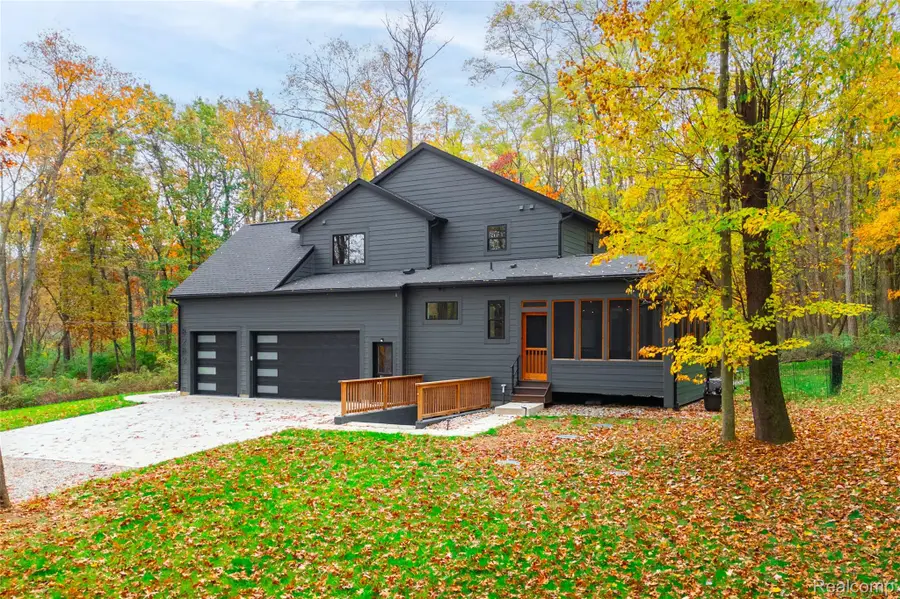 8282 Donovan RD, Dexter, MI 48130 - #3