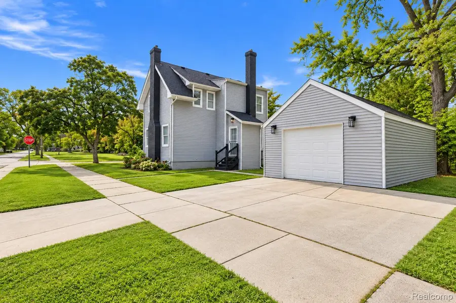 1102 W Dayton ST, Flint, MI 48504 - #3