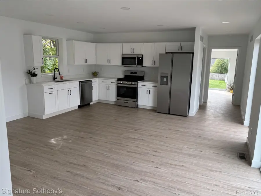 1645 Sylvan Glen ST, Keego Harbor, MI 48320 - #2
