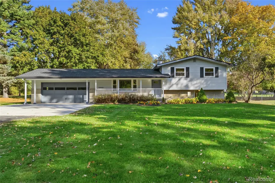 2052 N Vassar RD, Davison, MI 48423 - #2