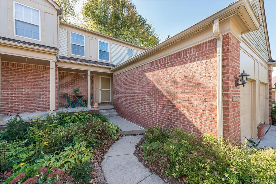 3151 Village CIR S, Ann Arbor, MI 48108 - #3