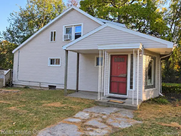 2545 Massena ST, CommerceTwp, MI 48382