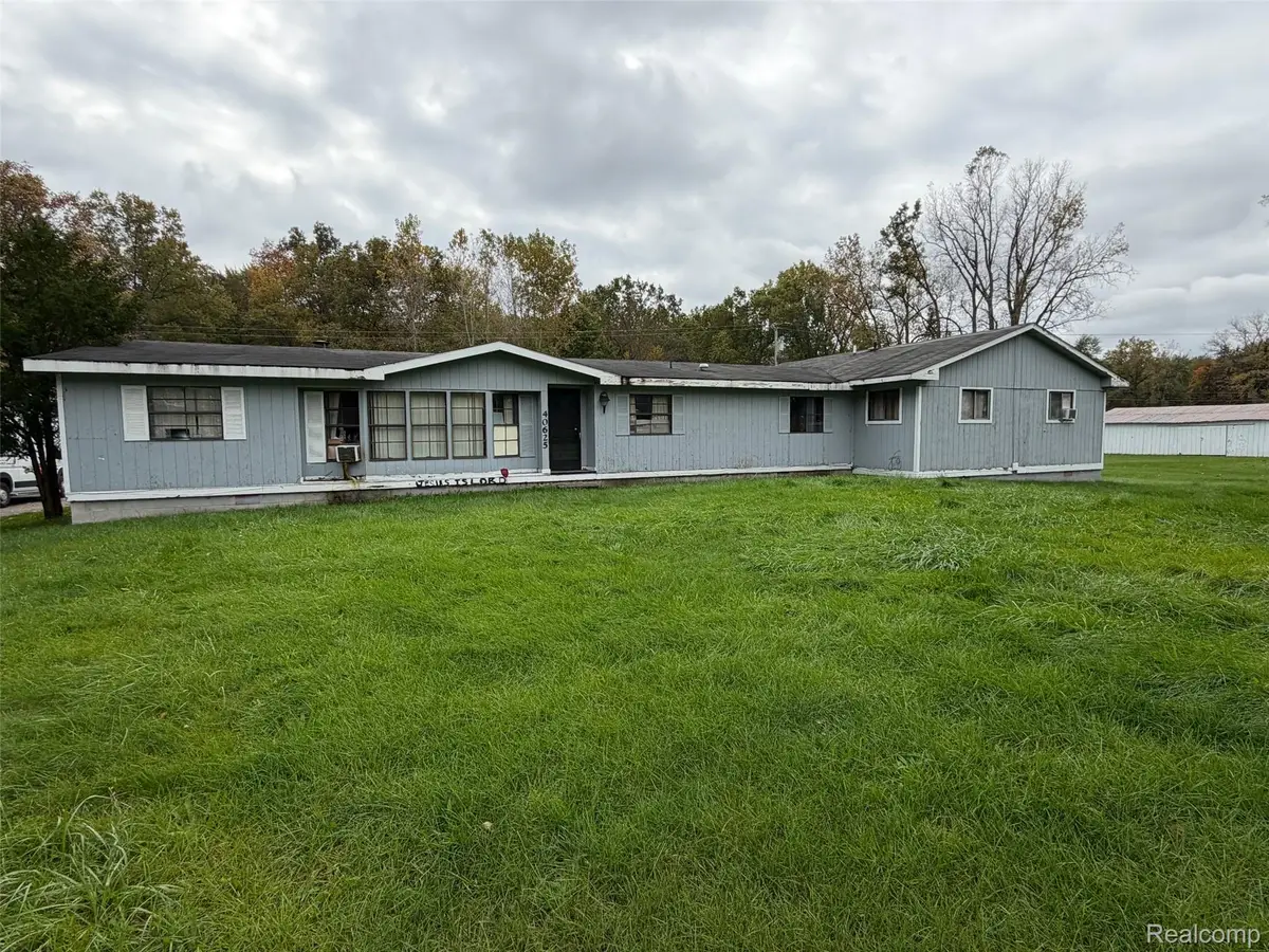 40625 Harris RD, Belleville, MI 48111 - #1
