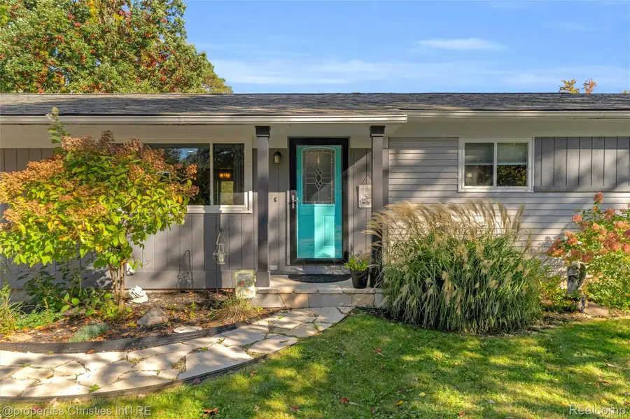 541 May RD, Rochester Hills, MI 48307 - #2