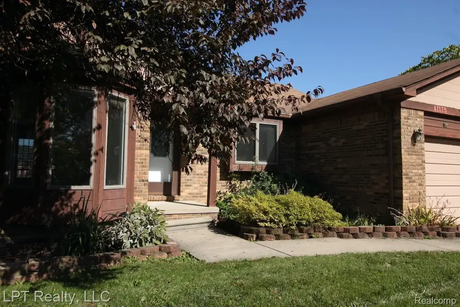 41175 Justin DR, Clinton, MI 48038 - #3