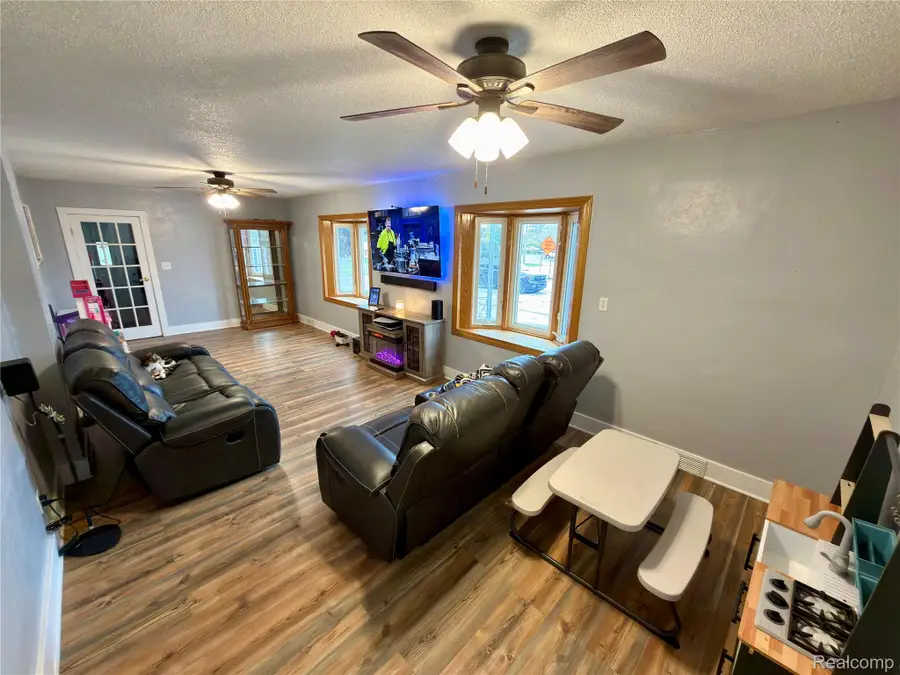 1469 Hendricks DR, Monroe, MI 48162 - #3