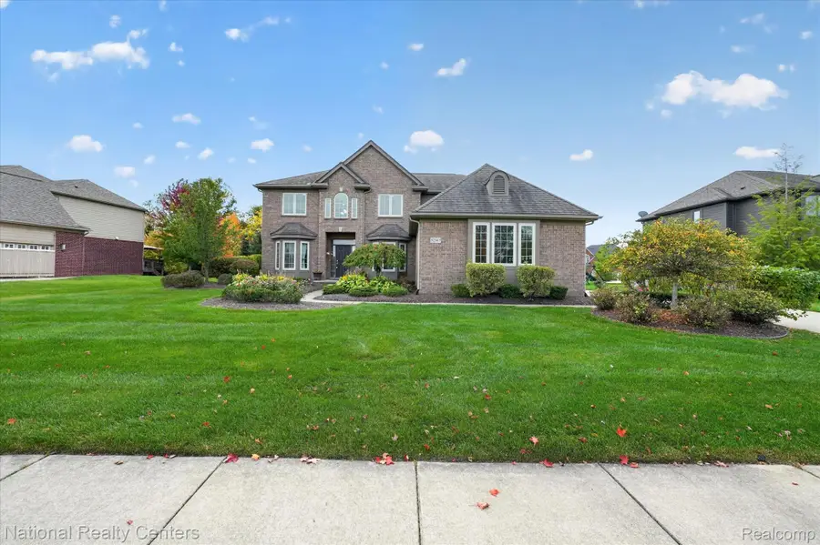 52347 Ferndale DR, Northville, MI 48167 - #3
