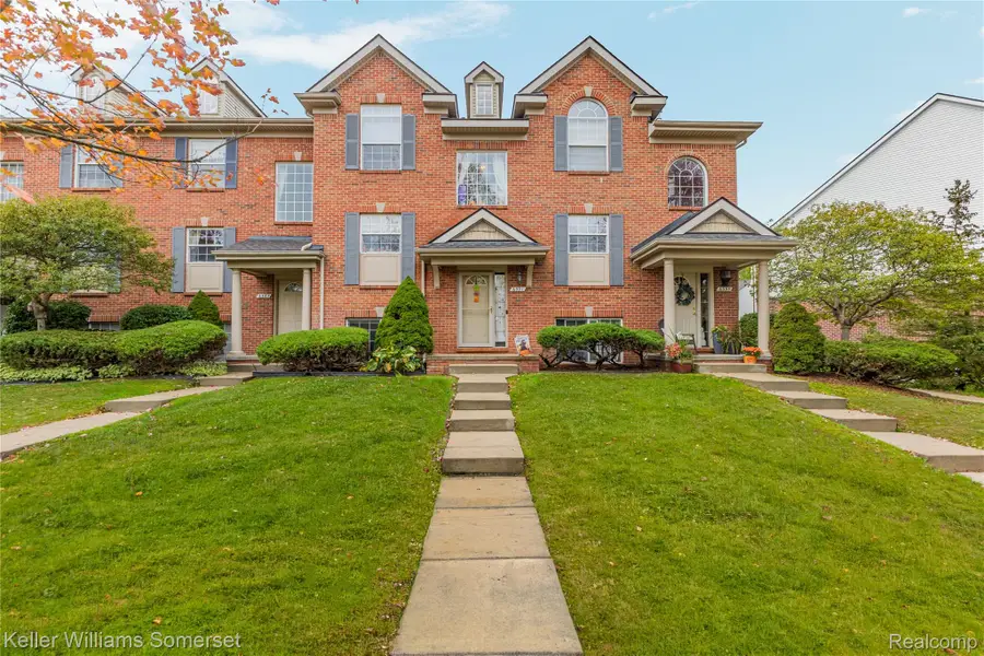 6391 Waldon Center DR, Clarkston, MI 48346 - #2