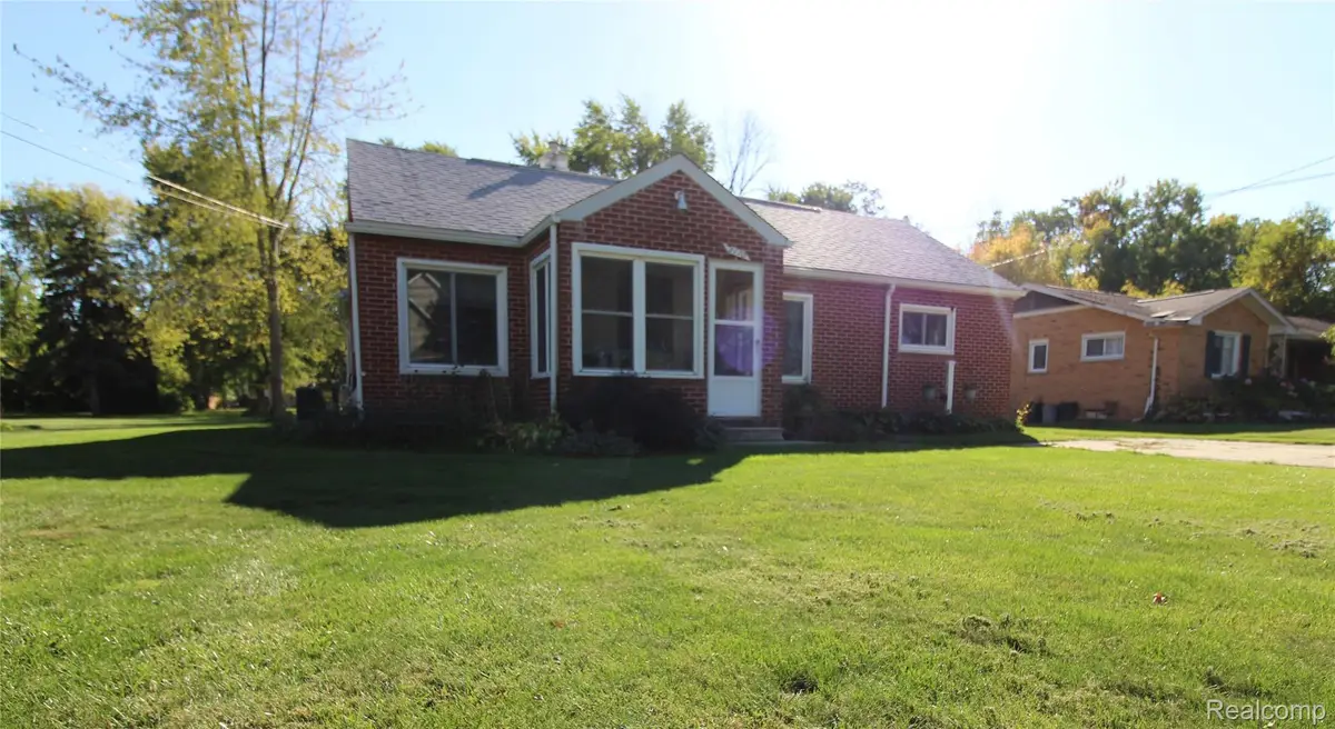 2170 Vermont DR, Troy, MI 48083 - #1