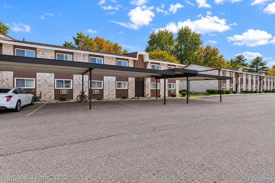 7340 Woodview ST, Westland, MI 48185 - #2