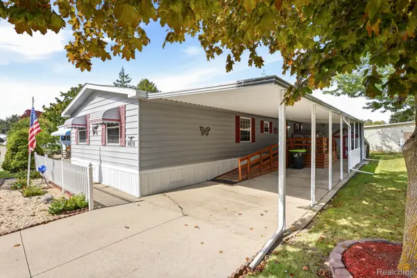 4831 Longmeadow BLVD W, Saginaw, MI 48603