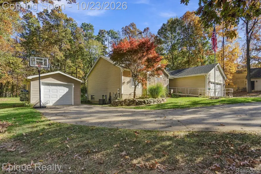 9085 Pineview Lake DR, Linden, MI 48451 - #3