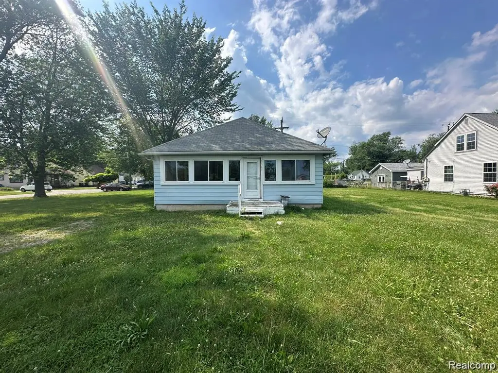 3363 Parkwood AVE, Woodland Beach, MI 48162 - #1