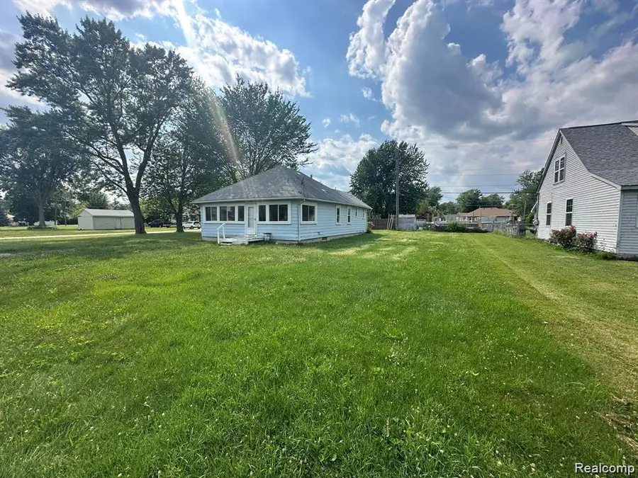 3363 Parkwood AVE, Woodland Beach, MI 48162 - #2