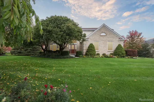 1107 Mountainside DR, LakeOrion, MI 48362