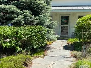 4682 Rockcroft BLVD, Clarkston, MI 48346 - #3
