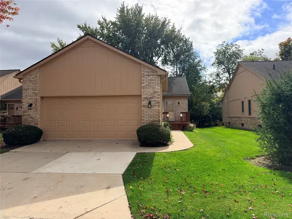 35475 Lone Pine LN, FarmingtonHills, MI 48335
