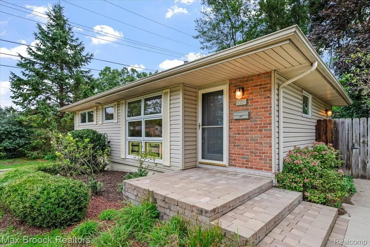 1330 N Oak ST, Rochester, MI 48307 - #1