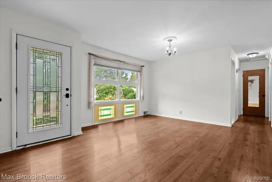 1330 N Oak ST, Rochester, MI 48307 - #2