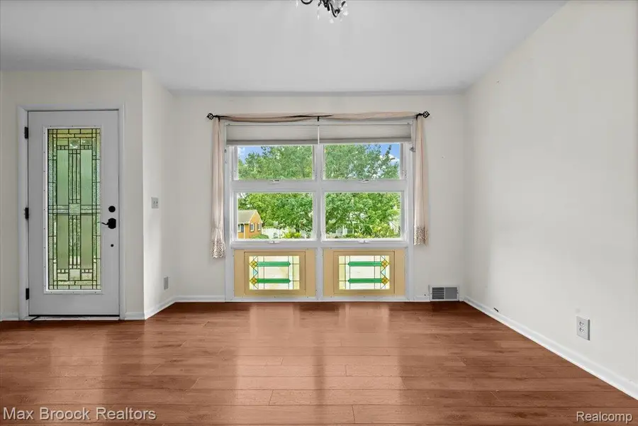 1330 N Oak ST, Rochester, MI 48307 - #3