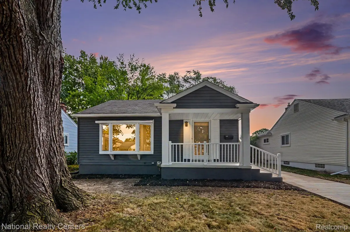 241 S Manitou AVE, Clawson, MI 48017 - #1