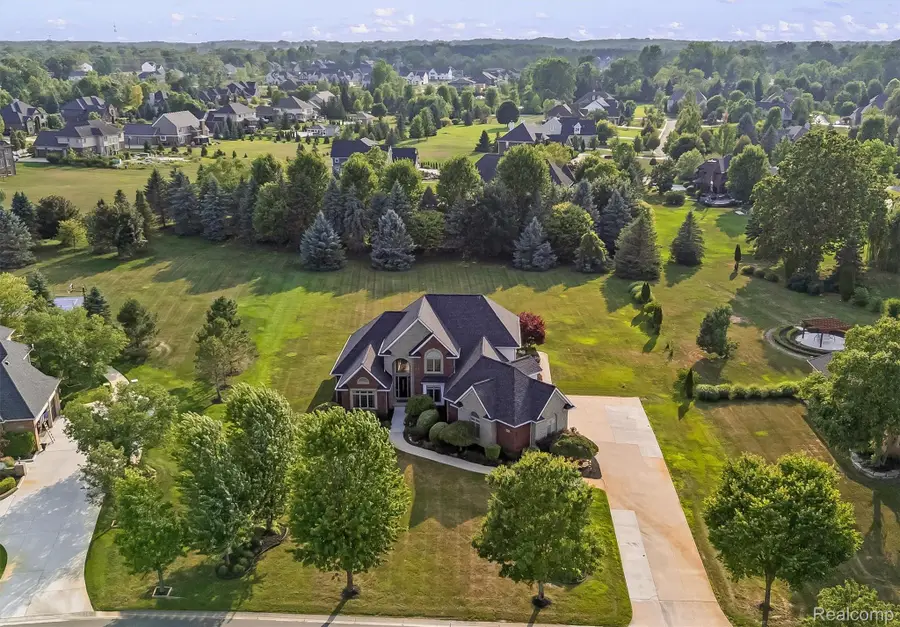 51045 Sunday DR, Northville, MI 48167 - #3