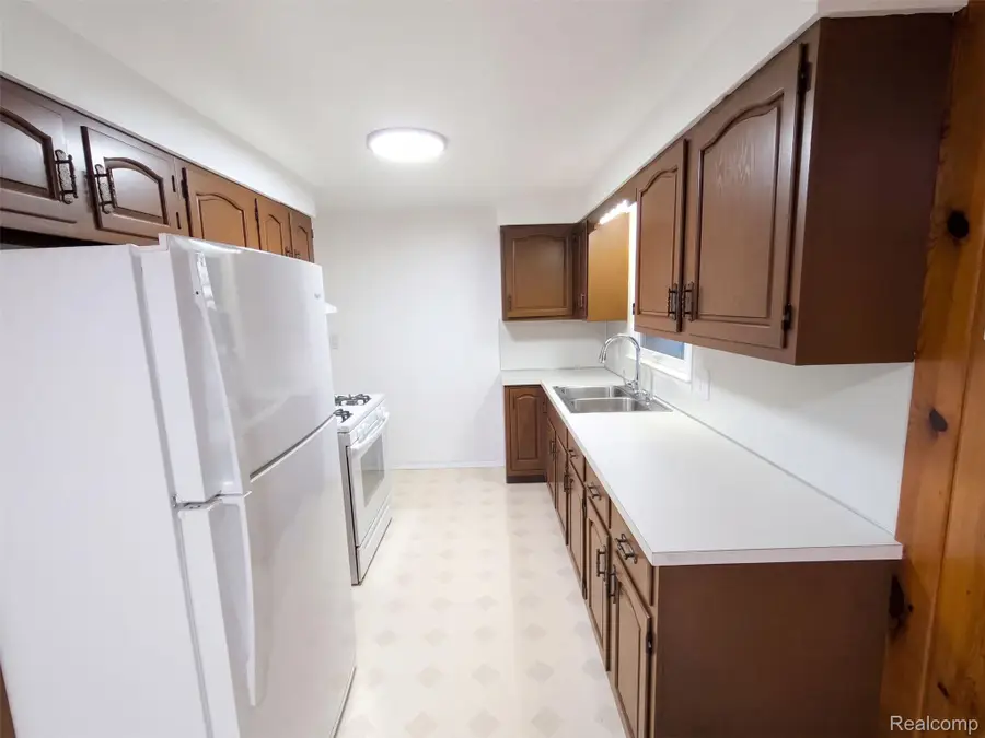 641 Kendalwood ST NE, Grand Rapids, MI 49505 - #2