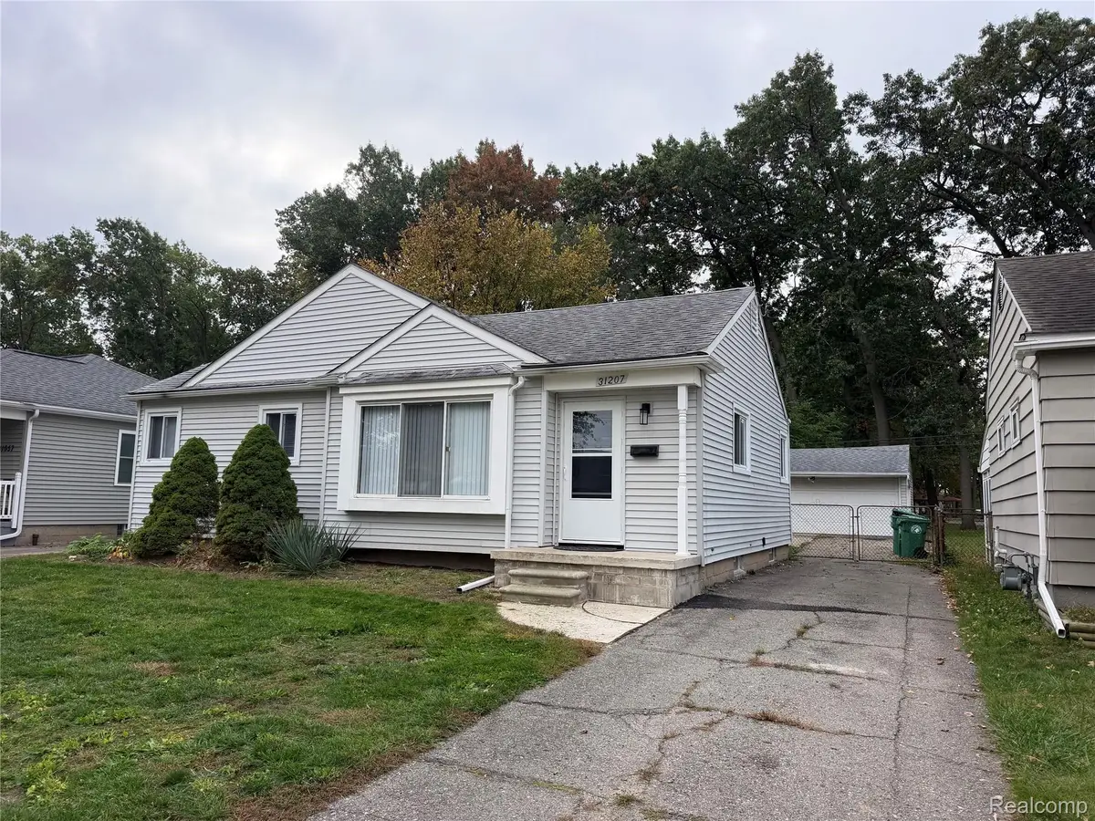 31207 Florence ST, Garden City, MI 48135 - #1