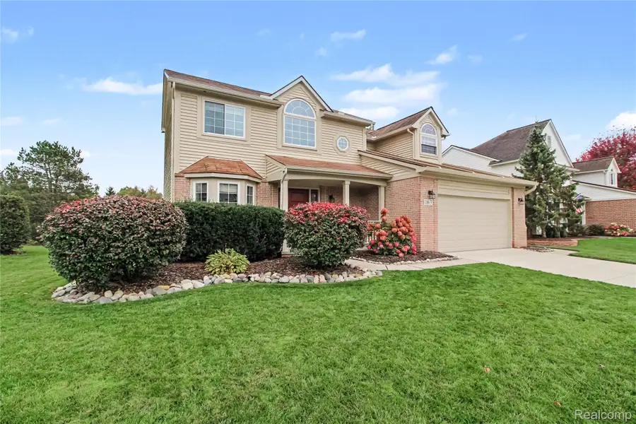 163 Easton DR, South Lyon, MI 48178 - #2