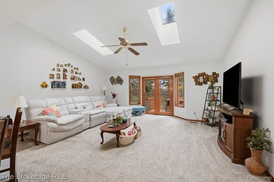 9438 Linda DR, Davison, MI 48423 - #3