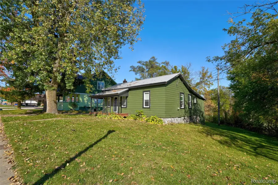 133 E Vienna ST, Clio, MI 48420 - #3