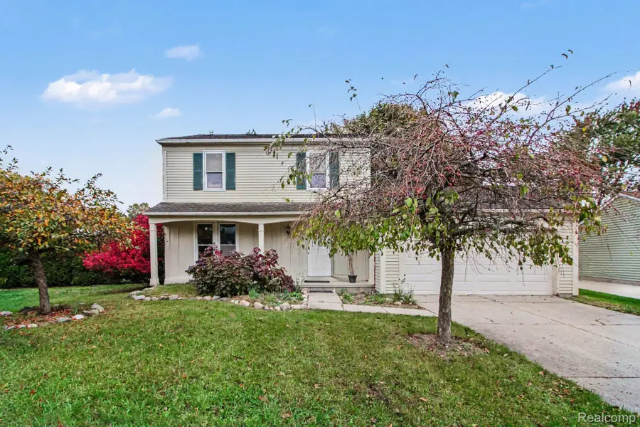 5846 Kings Arms CT, Waterford, MI 48327 - #2